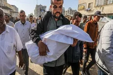شهادت کودک فلسطینی در صف انتظار غذا به دست تک‌تیرانداز صهیونیست + عکس