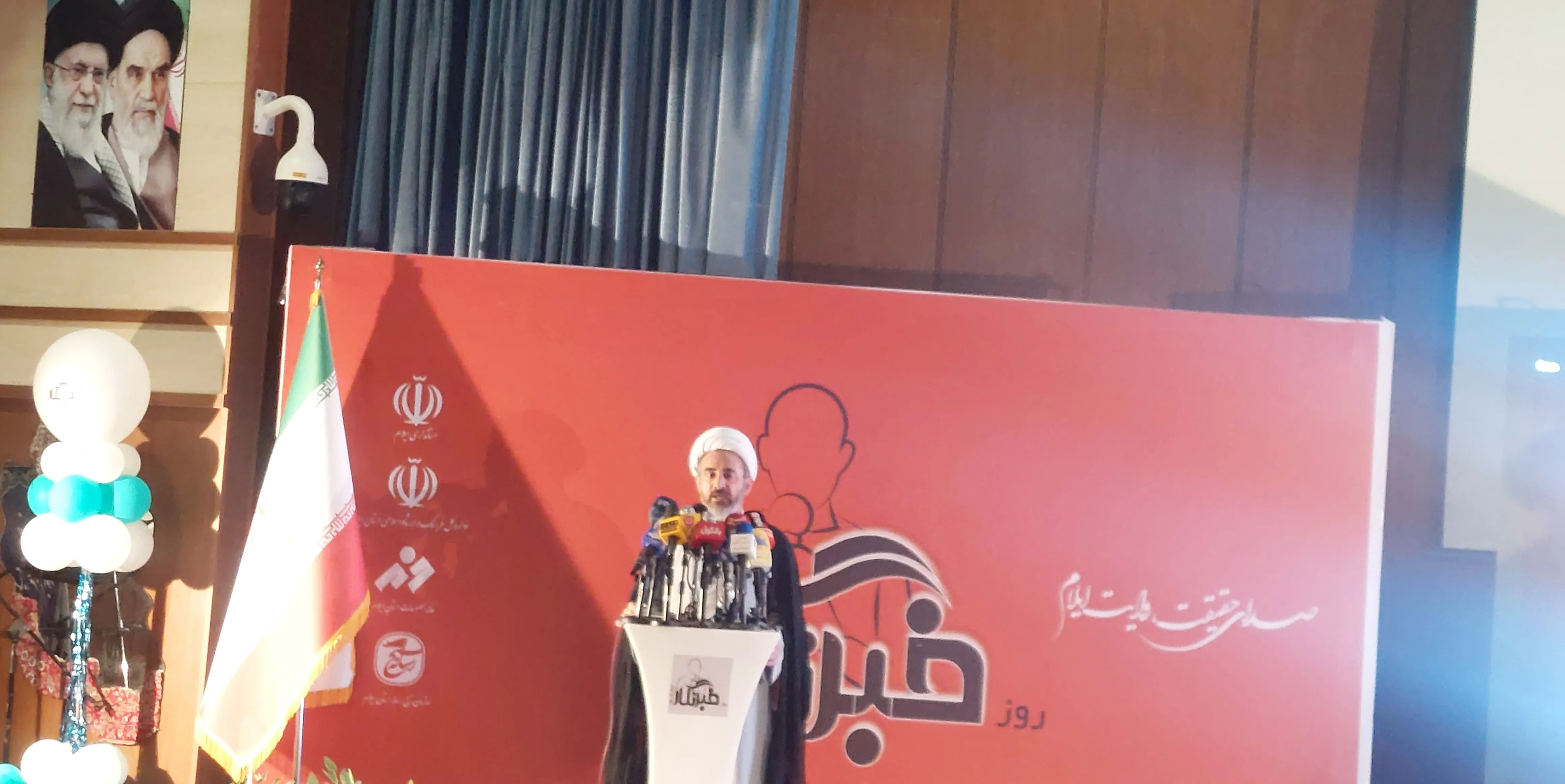 خبرنگاران باید صدای مردم و طلایه‌داران جهاد تبیین باشند