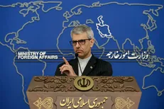 سخنگوی وزارت خارجه ایران خطاب به رییس جمهور فرانسه: رویکردهای دوگانه و مزورانه را متوقف کنید + عکس