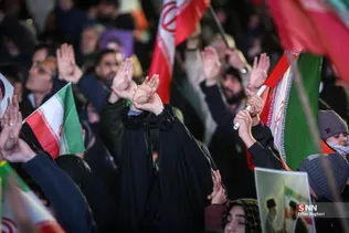 مراسم احیاء شب بیست و سوم ماه رمضان در میدان انقلاب اسلامی تهران