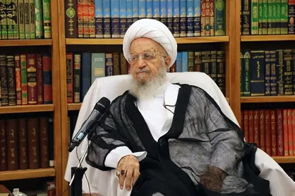 آیت الله مکارم شیرازی: اصل مبارزه با فساد نباید تحت الشعاع مسائل دیگر قرار بگیرد