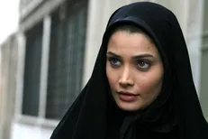 تینا آخوندتبار 