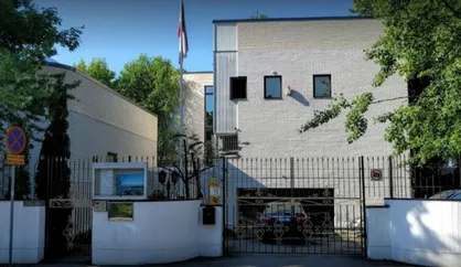 آشوبگران در فنلاند پرچم سفارت ایران را پایین کشیدند