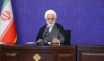 رئیس قوه قضاییه: دستان رزمندگان ما بر روی ماشه است/ اگر چه میز دیپلماسی را ترک نکرده&zwnj;ایم، اما تمام تمرکزمان بر روی میدان رزم با دشمن متجاوز است