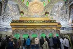ضریح مطهر حضرت اباعبدالله الحسین (ع) به مناسبت میلاد حضرت فاطمه (س) گل‌آرایی شد.
