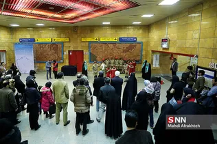 آگاه سازی شهروندان درباره چهارشنبه سوری در متروی دروازه شمیران