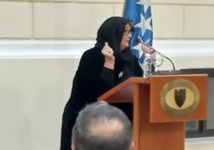 وزیر امور خارجه بوسنی در پاسخ به خبرنگار CNN روسری بر سر کرد + عکس