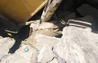 هلال&zwnj;احمر: خودرو سنگین برای آواربرداری اعزام شده است