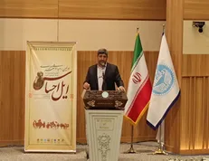 شاعران پیشگامان فرهنگ هستند