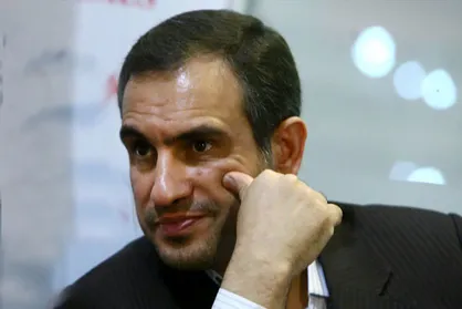 پرتاب لنگه کفش به سمت روحانی تکذیب شد