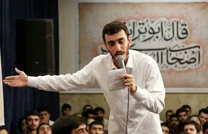 مهدی رسولی با شعر جواب موسوی خوئینی&zwnj;ها را داد +فیلم