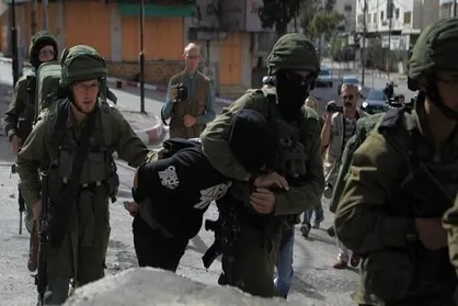 بازداشت خشونت آمیز کودک فلسطینی توسط نظامیان صهیونیست