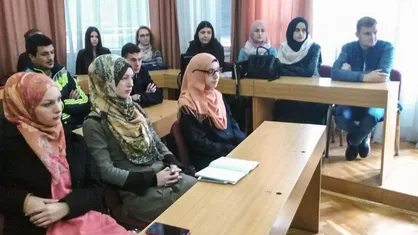 جلسه شعرخوانی فارسی در کنار شعرای اروپایی برگزار شد