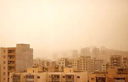 توده غلیظ خاک در غرب کرمانشاه