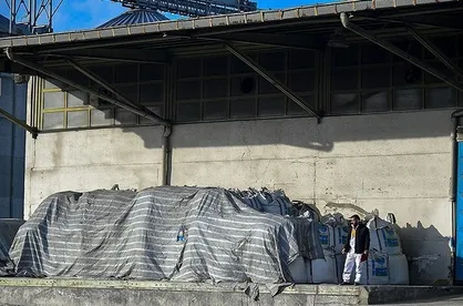 ۷۰۰ پرونده کالا به دلیل حکم قضائی در محوطه گمرک متوقف است
