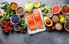 در دوران ابتلا به آنفلوآنزا چه غذاهایی را مصرف و از چه غذاهایی پرهیز کنیم؟