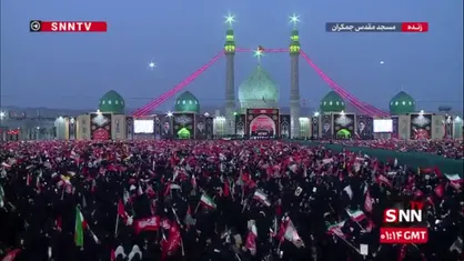 برافراشته شدن پرچم سرخ یالثارات الخامنه&zwnj;ای در مسجد جمکران پس از اقامه نماز صبح