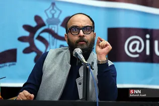 بررسی نقش رسانه در اعتراضات مردمی