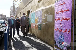 نواختن گلبانگ انقلاب