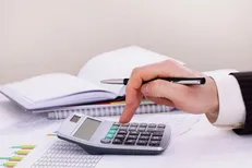 ‌۴۰ هزار میلیارد تومان فرار مالیاتی داریم/ ضعف شدید اطلاعات مالیاتی