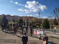 جمعی از دانشجویان علوم پزشکی دانشگاه یاسوج در اعتراض به مشکلات آموزشی تجمع کردند
