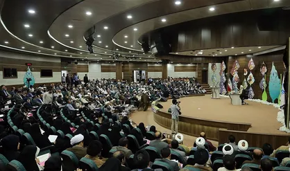 اساتید و مدیران گروه&zwnj;های معارف دانشگاه آزاد با شهدا تجدید عهد کردند