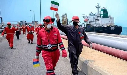 ساداتی نژاد: اعزام نفتکش&zwnj;های ایرانی به ونزوئلا هیمنه نظامی آمریکا را به چالش کشید