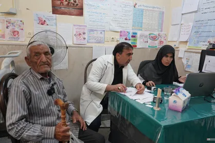 گزارش تصویری حضور گروه جهادی &laquo;منتظران آفتاب&raquo; دانشگاه علوم پزشکی کاشان در منطقه لوداب