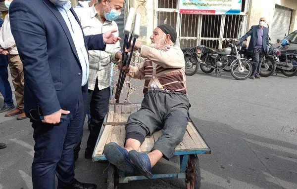 فیلمی دردناک از پیرمردی که با سختی به دیدار زاکانی رفت؛ 