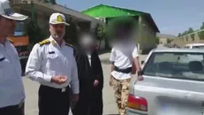 بدلکاری خطرناک روی سقف پراید/خودرو توقیف شد