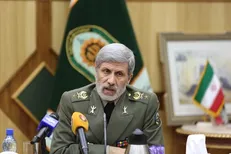 حاتمی: دشمنان درصدد القاء حس ناامیدی به جامعه هستند