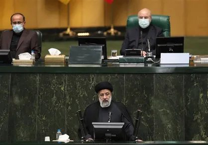 رئیسی: بعضی آئین نامه&zwnj;ها باید از ماه اول دوم سال تهیه می&zwnj;شد، اما دولت قبل انجام نداد / حاشیه&zwnj;ها باید حاشیه بماند