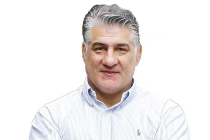 زندگینامه &laquo;دست نیافتنی&raquo; قهرمان کشتی منتشر شد