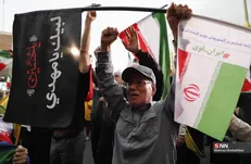 خیل جمعیت عزادار به سمت میدان انقلاب در حرکت‌اند/ حوالی میدان انقلاب تقریبا پر شده است + فیلم