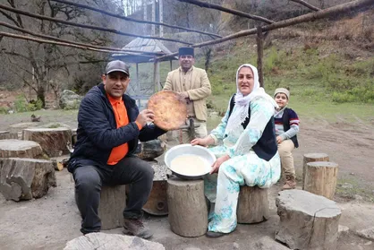 چشیدن &laquo;خوراک&zwnj;های ایرانی&raquo; در شبکه مستند