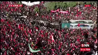 این تصویر هوایی از مراسم تشییع پیکر رهبر شهید در مشهد دیدن دارد