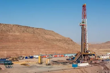 آغاز عملیات اجرایی قطعه دوم توسعه میدان نفتی آذر