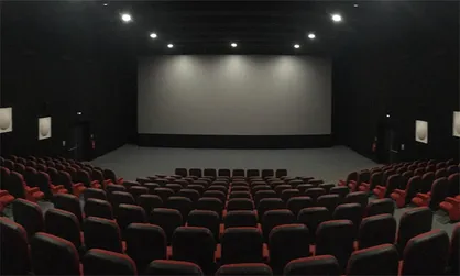 چرا فیلم&zwnj;های جدید برخلاف اعلام قبلی به اکران نرسیدند؟/ کارگردان &laquo;دینامیت&raquo;: مردم برای تلطیف روحیه خود از سینما&zwnj;ها کمک بگیرند