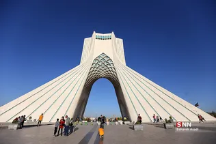 حال و هوای نوروزی برج آزادی