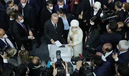اردوغان در ریاست &laquo;عدالت و توسعه&raquo; ابقا شد