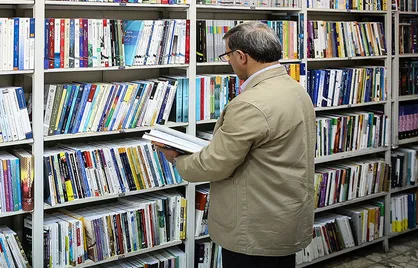 قیمت بالای کتاب و کاهش قدرت خرید؛ نظر بازدیدکنندگان در سومین روز نمایشگاه کتاب چه بود؟