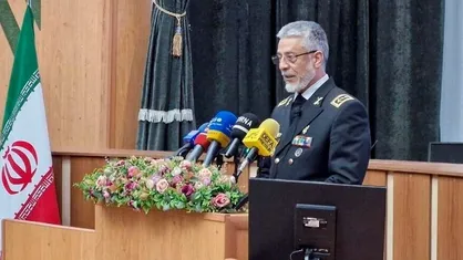 دریادار سیاری: ارتش ایران با برنامه&zwnj;های دقیق آماده مقابله با جنگ شناختی است + فیلم