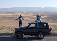 اکران یک فیلم برای تماشاگران بالای ۱۵ سال در هنر و تجربه