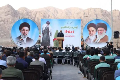 آغاز &laquo;پویش درختکاری ۱+۱۶۵&raquo; به یاد رهبر شهید و شهدای مدرسه میناب در کرمان