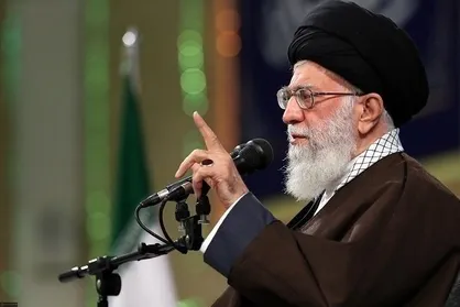 نقل قول وزیر از رهبر انقلاب:تیم اقتصادی مانند تیم ملی فوتبال باشد