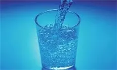  توزیع گسترده آب‌معدنی و اعزام تانکر آب شرب به شهر‌های آبادان و خرمشهر