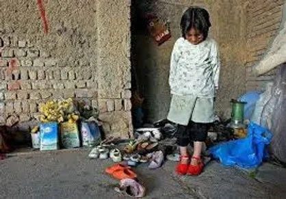 مسئولان کمتر شعار بدهند/ ثروت میلیاری برخی مسئولان عامل فقر است
