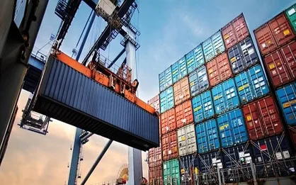 ترخیص ۱۶ تن مواداولیه تولید آنتی بیوتیک و بیش از یک میلیون اسپری تنفسی
