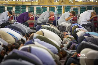 نماز عید قربان در حرم مطهر رضوی 