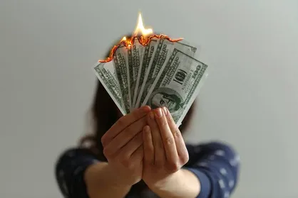 تحلیلگر بازار&zwnj;های مالی: دنیا شاهد مرگ دلار خواهد بود + فیلم
